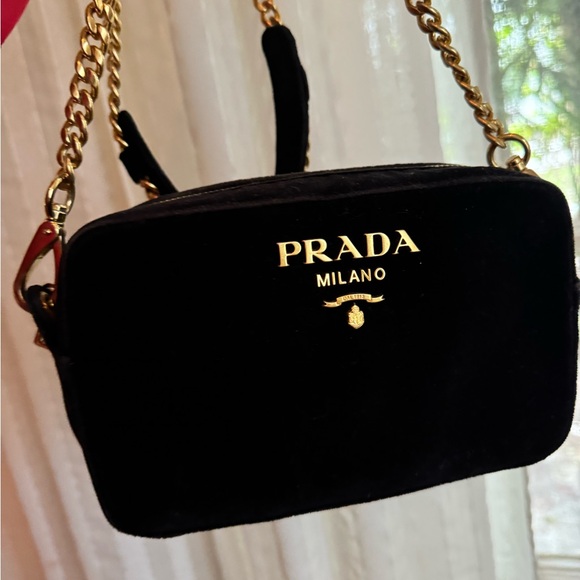 “Prada” Velluto Velvet chain strap handbag 👜 - Picture 1 of 7